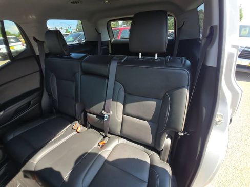 Used 2017 GMC Acadia SLT AWD/4WD image 22