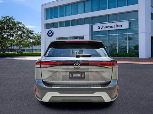 New 2026 Volkswagen Tiguan SE FWD image 6