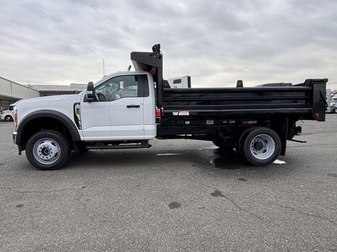New 2025 Ford F550 4x4 Regular Cab Super Duty image 11