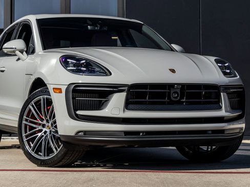 Certified 2026 Porsche Macan S AWD/4WD image 9