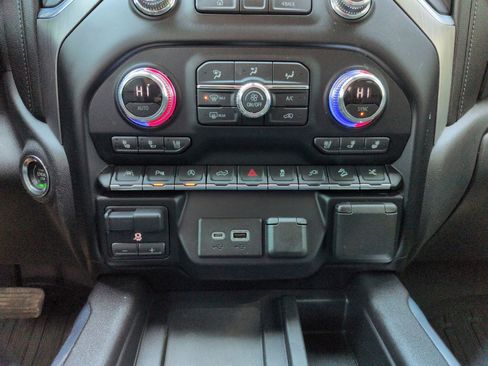 Used 2021 GMC Sierra 1500 Denali w/ Denali Ultimate Package image 13