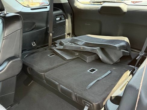 Used 2023 Ford Explorer XLT w/ Equipment Group 202A AWD/4WD image 29