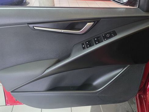 Used 2023 Kia Niro LX image 20