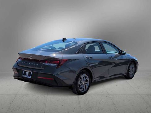 Certified 2024 Hyundai Elantra SEL FWD image 8