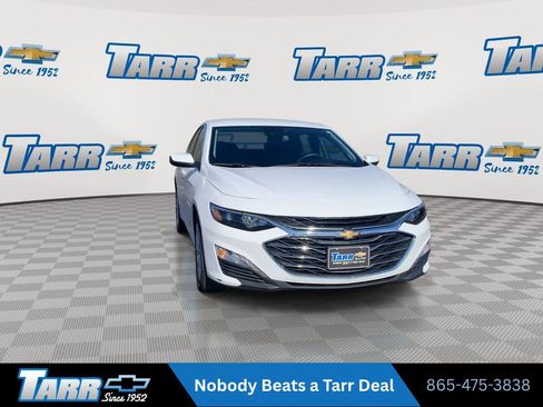 Used 2025 Chevrolet Malibu LT FWD image 3