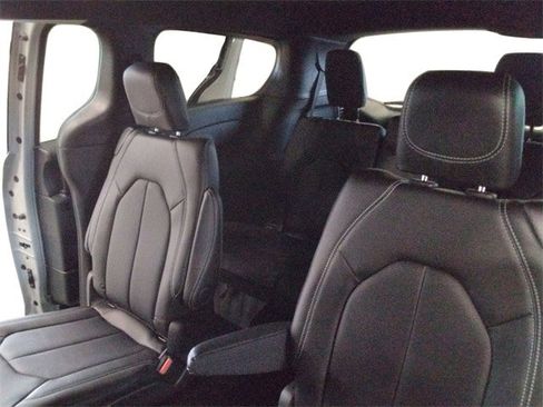 New 2026 Chrysler Voyager LX image 22