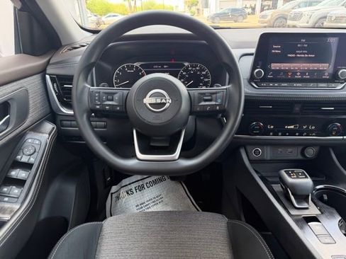 Certified 2022 Nissan Rogue SV image 30