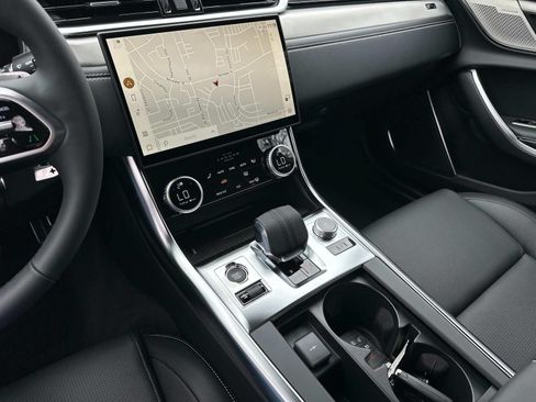 Used 2024 Jaguar XF R-Dynamic SE AWD/4WD image 14