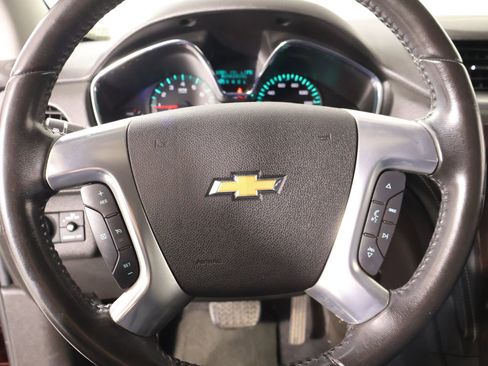 Used 2016 Chevrolet Traverse LT w/ Traveler's Package FWD image 3