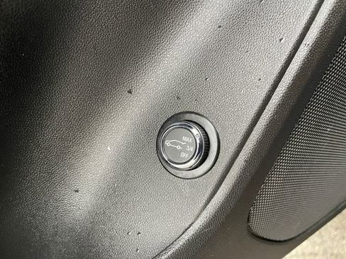 Used 2020 Chevrolet Blazer LT image 31