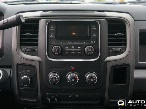 Used 2018 RAM 1500 ST w/ SXT Appearance Group AWD/4WD image 17