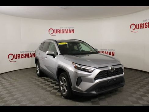 Used 2024 Toyota RAV4 XLE FWD image 11