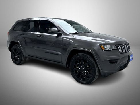 Used 2021 Jeep Grand Cherokee Laredo X image 3