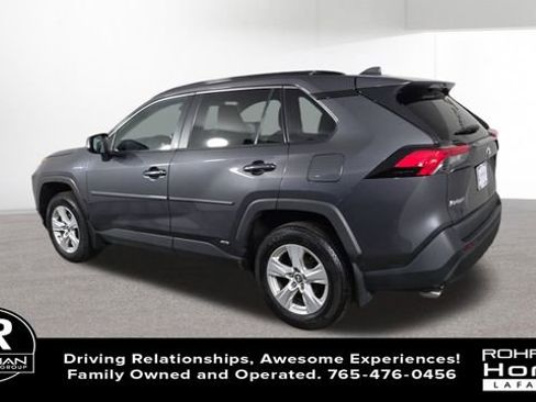 Used 2020 Toyota RAV4 XLE image 6