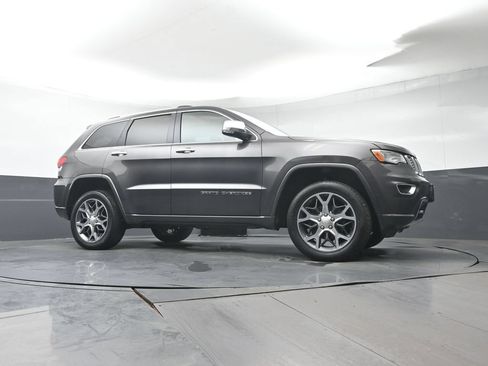 Used 2019 Jeep Grand Cherokee Overland AWD/4WD image 34
