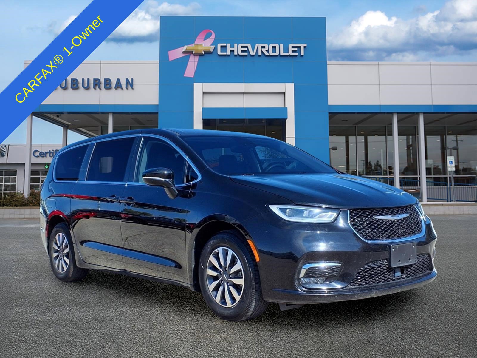 Used 2024 Chrysler Pacifica Limited FWD image 3