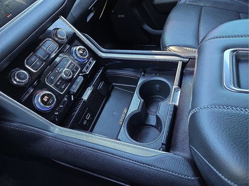 Used 2023 GMC Yukon Denali w/ Denali Reserve Package image 25