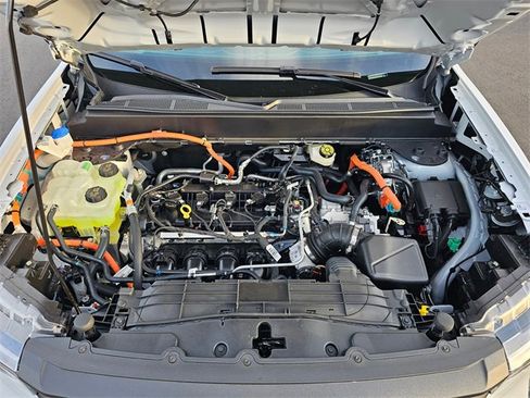 New 2025 Ford Maverick Lariat w/ 4K Tow Package image 8