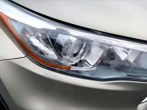 Used 2015 Toyota Highlander Limited image 24