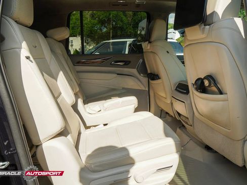 Used 2021 Cadillac Escalade ESV Premium Luxury Platinum image 38