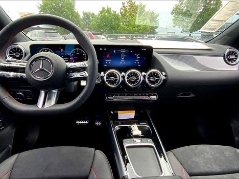 Certified 2025 Mercedes-Benz GLA 250 image 7