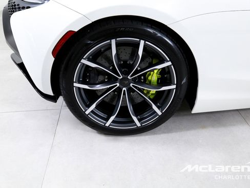 Used 2025 McLaren Artura Spider image 25