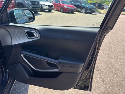 Used 2021 Kia Soul LX FWD image 24