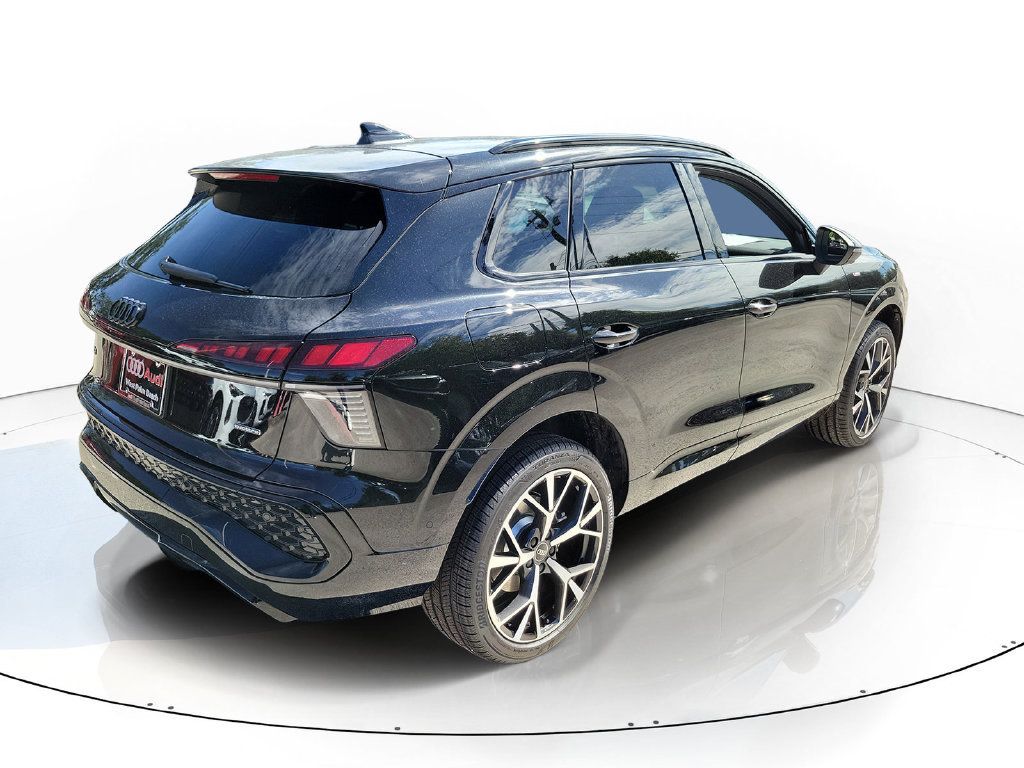 New 2026 Audi Q3 quattro 2.0T AWD/4WD image 4