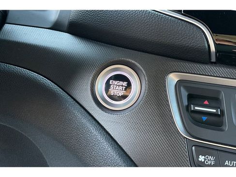 Certified 2022 Honda Pilot TrailSport image 35