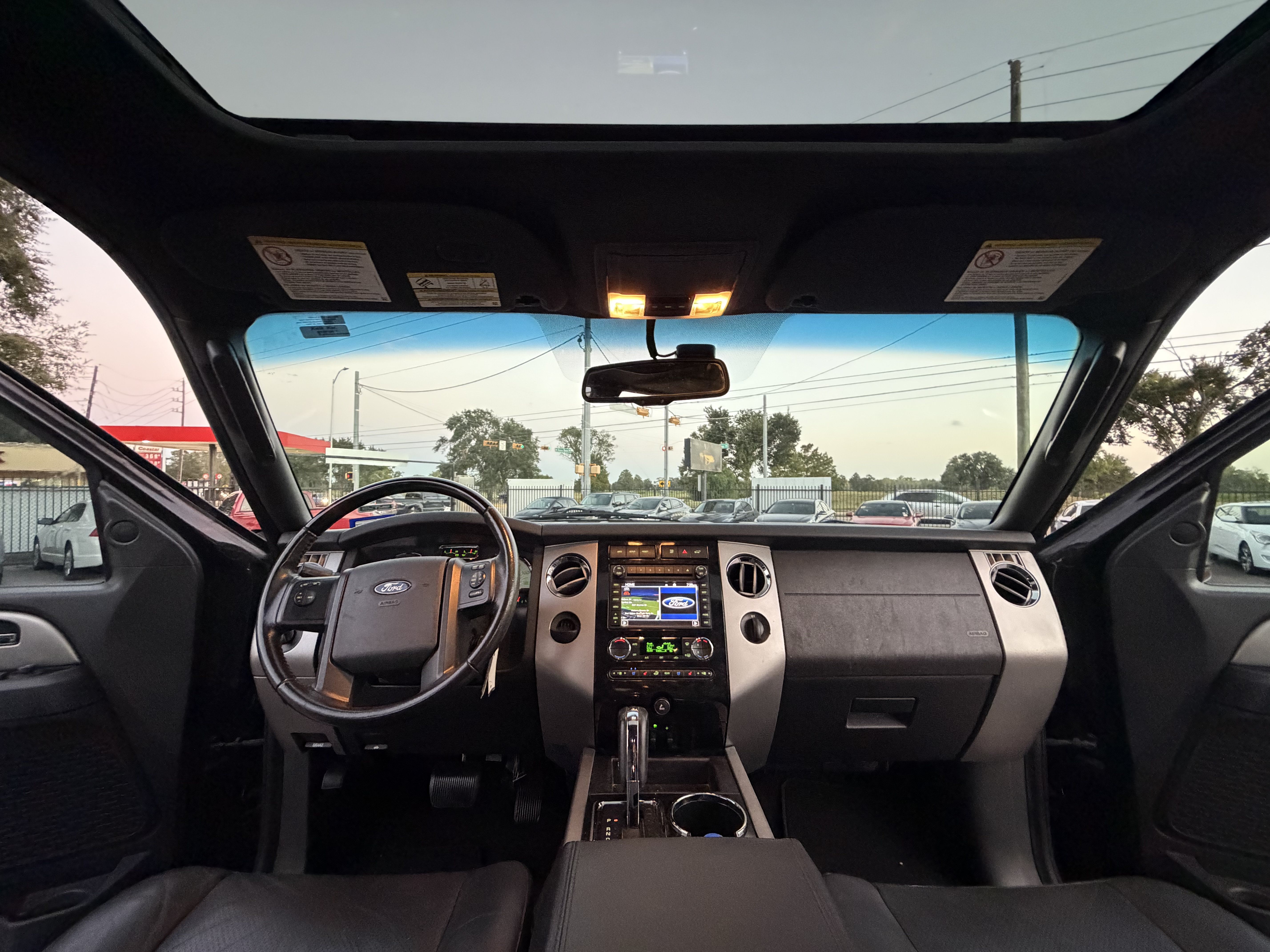 Used 2013 Ford Expedition Limited RWD image 21