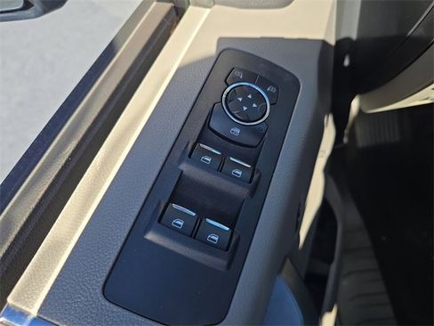 Used 2015 Ford F150 XLT w/ Equipment Group 302A Luxury image 14