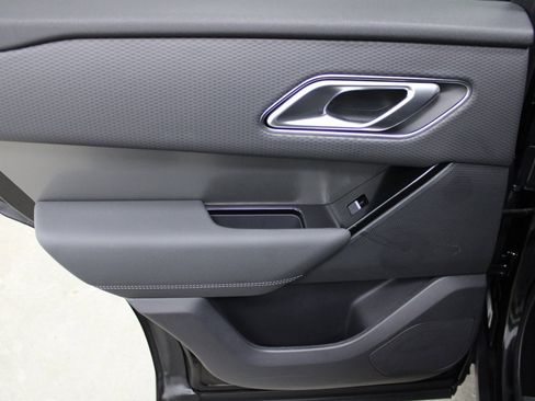 Used 2022 Land Rover Range Rover Velar S image 19