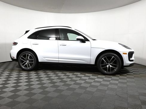 Used 2026 Porsche Macan AWD/4WD image 8