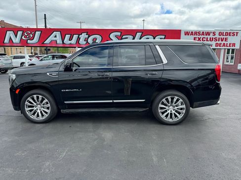 Used 2023 GMC Yukon Denali w/ LPO, Floor Liner Package AWD/4WD image 8