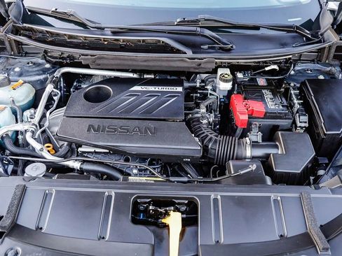 Used 2024 Nissan Rogue SV image 31