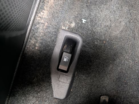 Used 2018 Subaru Forester 2.5i Touring AWD/4WD image 28
