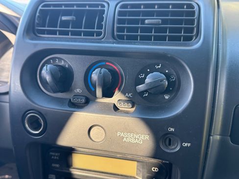 Used 2002 Nissan Frontier XE image 16