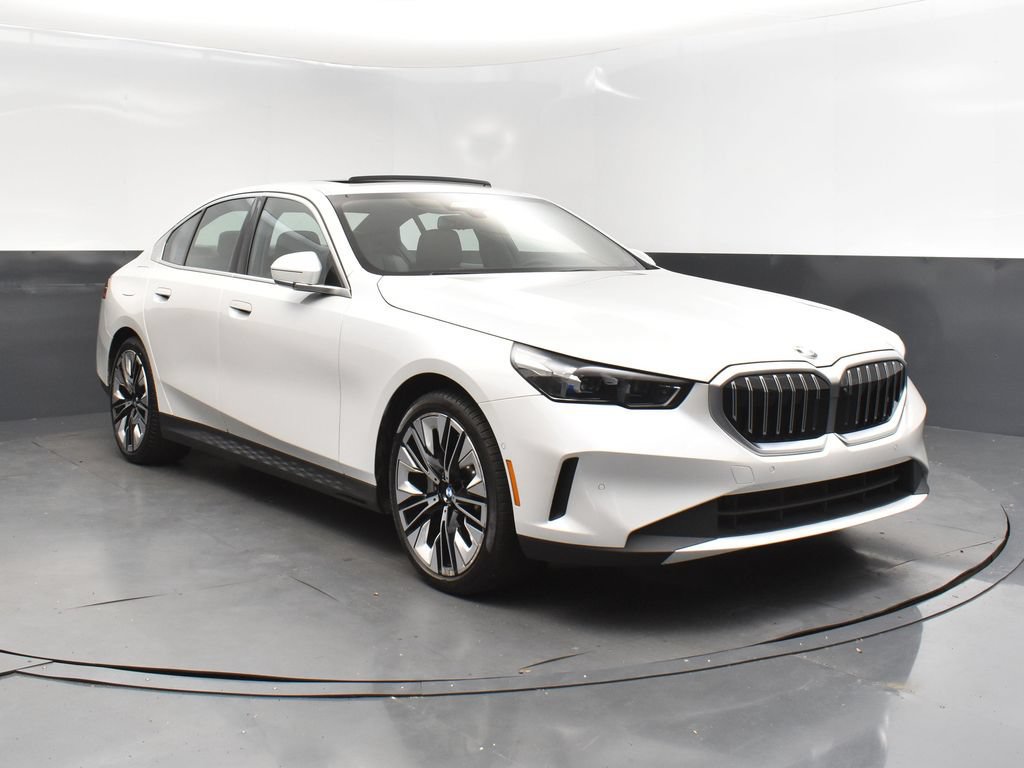 Used 2024 BMW 530i xDrive AWD/4WD image 9