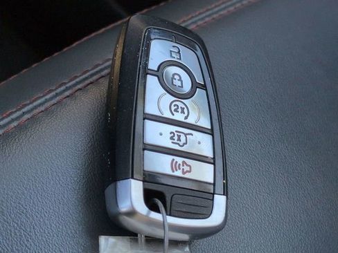 Used 2025 Ford Expedition Max Active AWD/4WD image 30