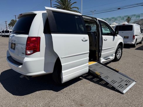 Used 2014 Dodge Grand Caravan SE w/ Quick Order Package 29E SE FWD image 10