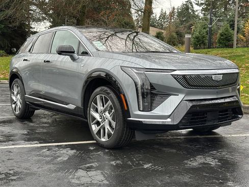 New 2026 Cadillac Optiq Luxury 1 image 7