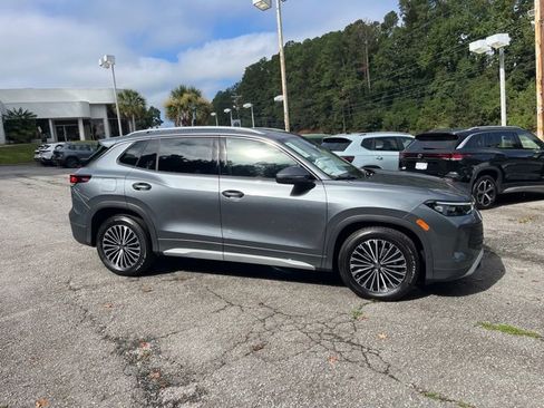 New 2025 Volkswagen Tiguan S image 2