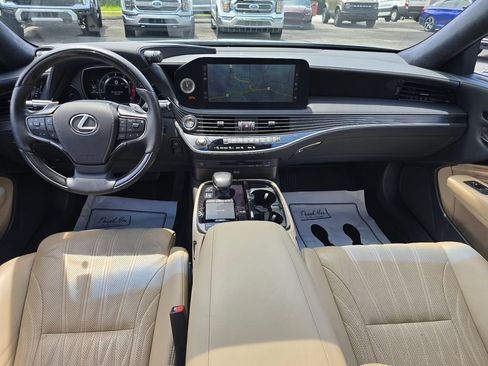 Used 2021 Lexus LS 500 w/ Interior Upgrade Package RWD image 3