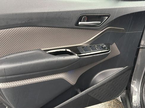 Used 2022 Toyota C-HR Limited image 23