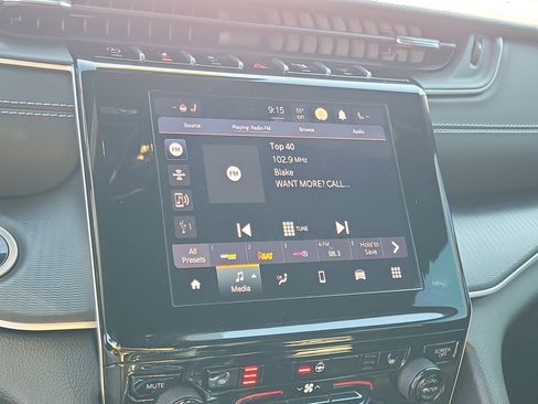 Used 2023 Jeep Grand Cherokee L Laredo image 26