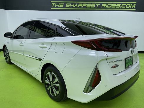 Used 2018 Toyota Prius Prime Advanced image 7