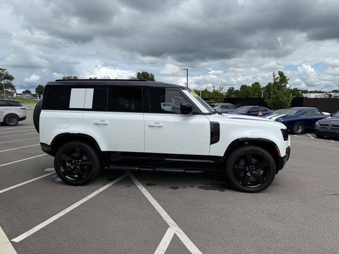 Certified 2026 Land Rover Defender 110 X-Dynamic SE AWD/4WD image 6