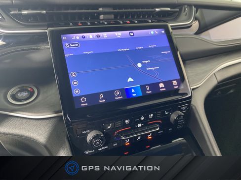 Used 2022 Jeep Grand Cherokee Limited 4xe w/ Luxury Tech Group II image 4