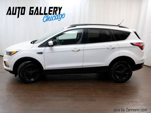 Used 2018 Ford Escape SE w/ SE Sync 3 Package FWD image 9