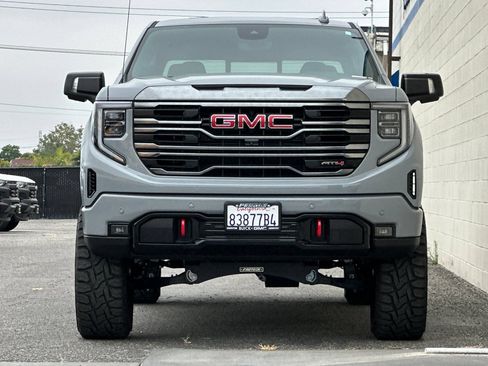 Certified 2024 GMC Sierra 1500 AT4 w/ Technology Package AWD/4WD image 9